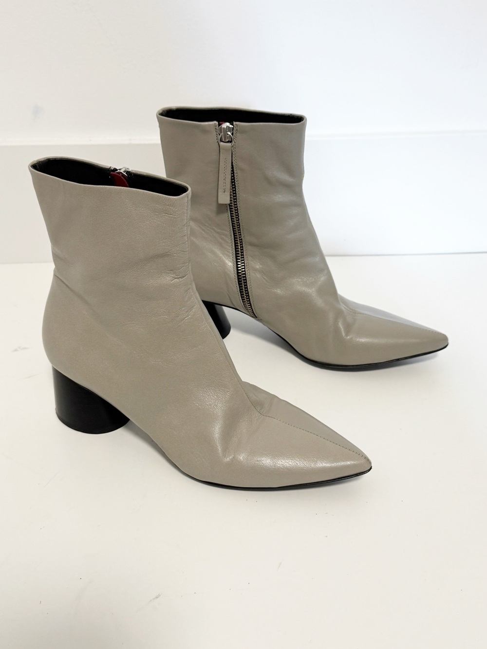 Halmanera Pointed Toe Leather Ankle Boot Round Block Heel Size 38